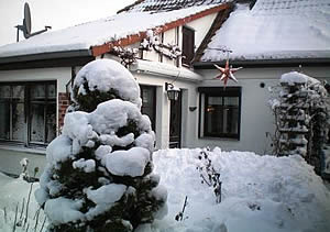 Hauseingang im Winter